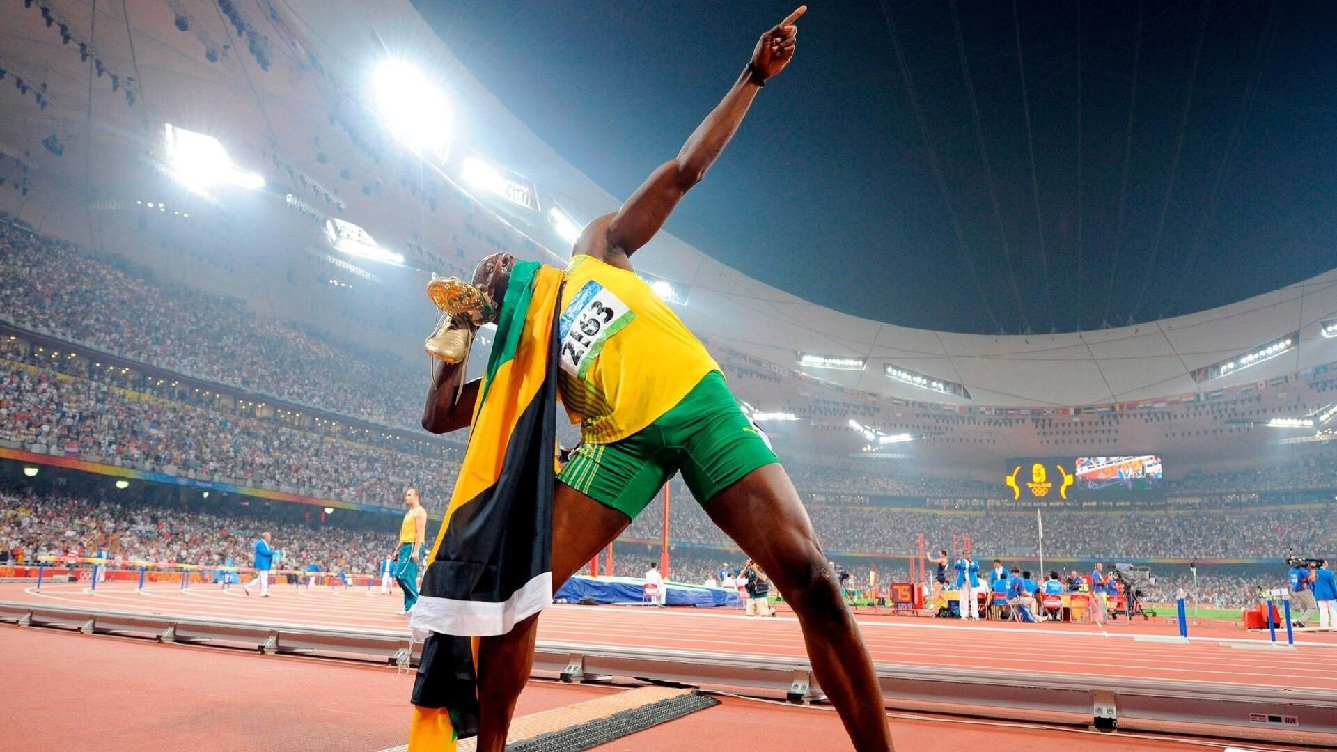 中国足球联赛战况异常激烈，各队球员全力以赴，中国足球联赛现状